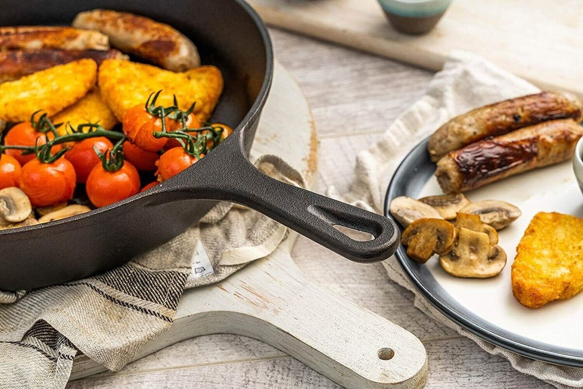 how to cook with enameled cast iron skillet