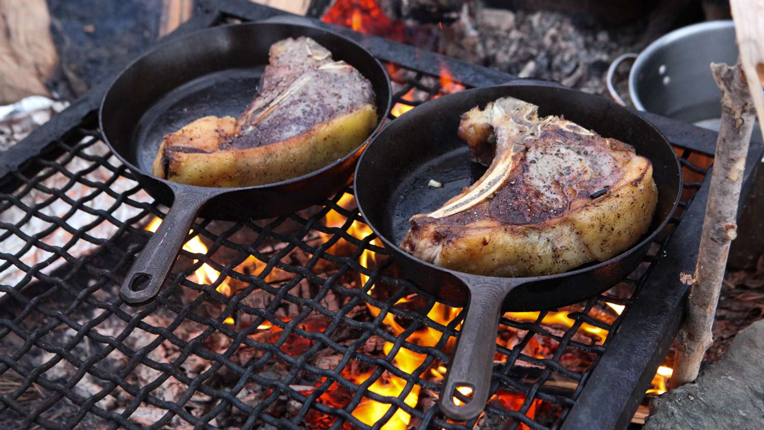 how long to cook beef fajitas on cast iron skillet