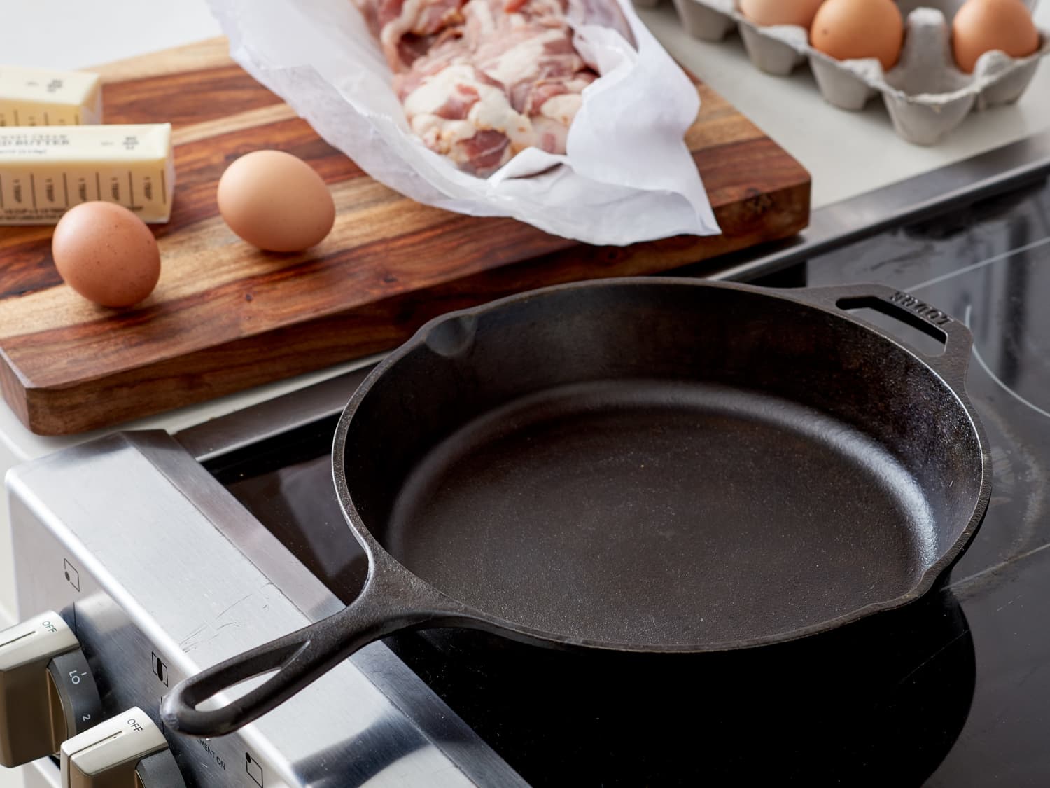 how long to cook 1 inch steak in cast iron skillet