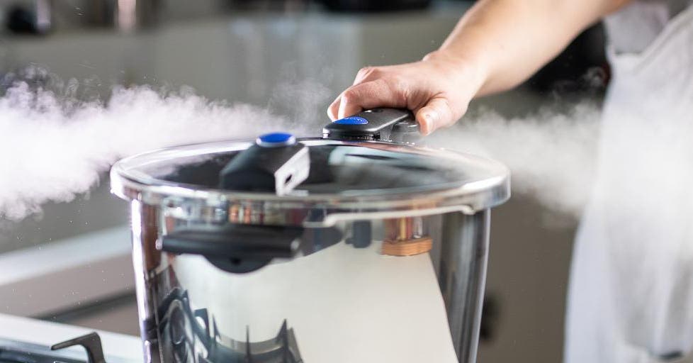 how to cook chicken breast in pressure cooker