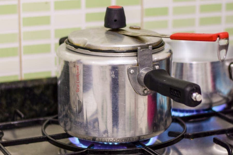 how to cook corned beef in a pressure cooker