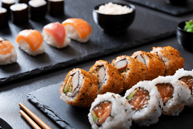 traditional materials used in sushi tools