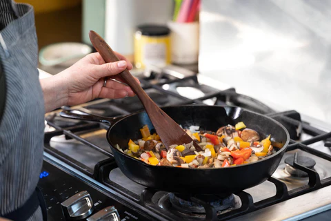 cast iron cookery myths Cast Iron Cookery Myths Debunked